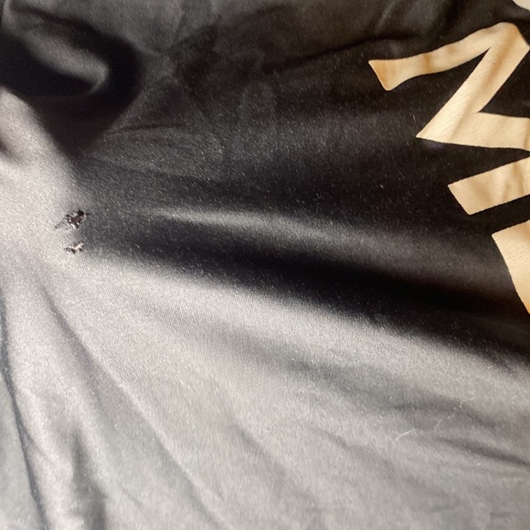 Boy’s Under Armour Athletic T-Shirt, Size Youth Large - Picture 4 of 4